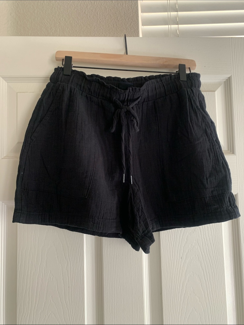 GAP Black High-Waist Drawstring Women’s Shorts